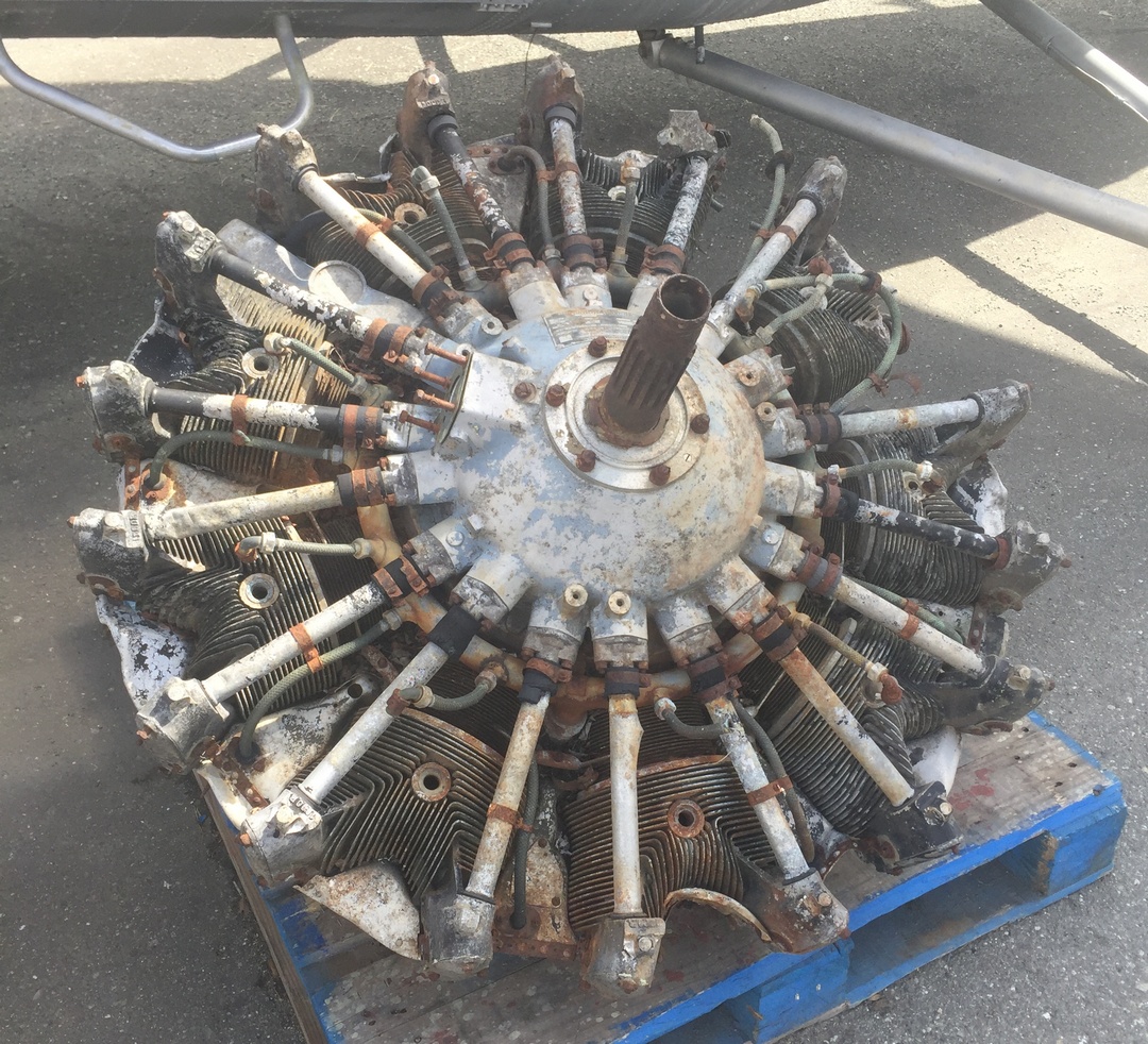 lycoming-r-680-outside-pallet.jpg