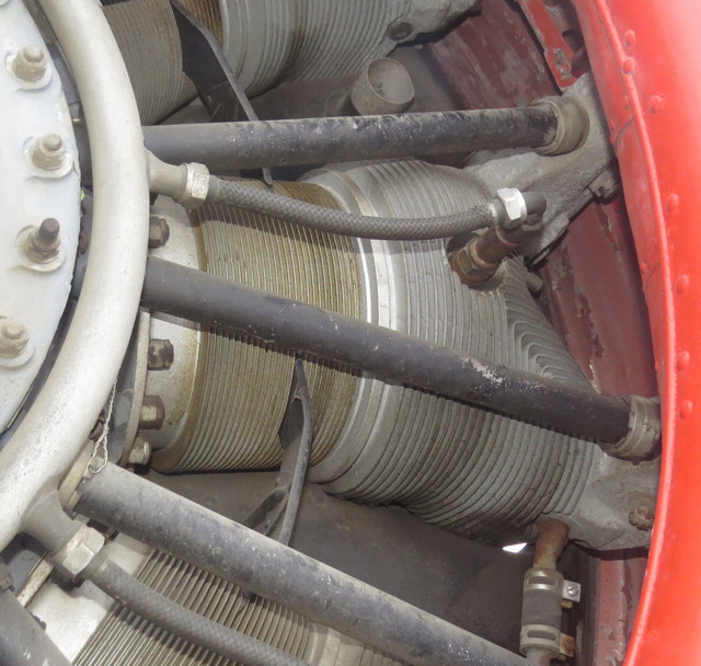 N725E-engine-right-cyl