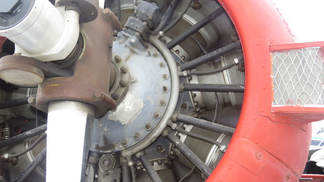 N725E-engine-right