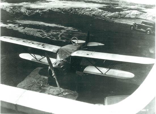 waco-n13409-bw.jpg (38,661 bytes)